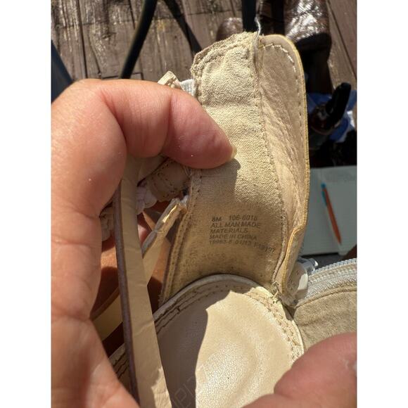 Liz Claiborne Women's Size 8 White Wedges - Picture 8 of 9